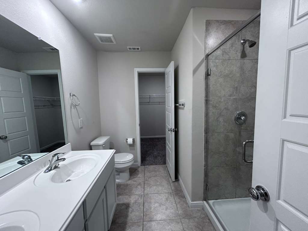 Another bathroom view